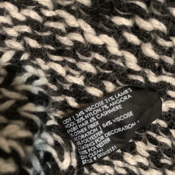 Club Monaco sweater with faux leather sleeves, size XS (oversized) - Picture 7 of 7